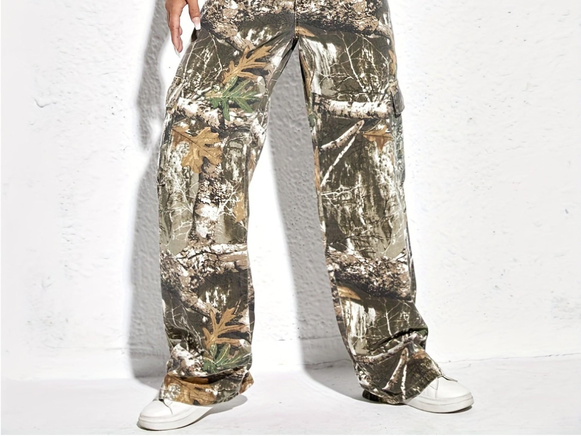 Y2K Baggy Camo Pants, Close-up